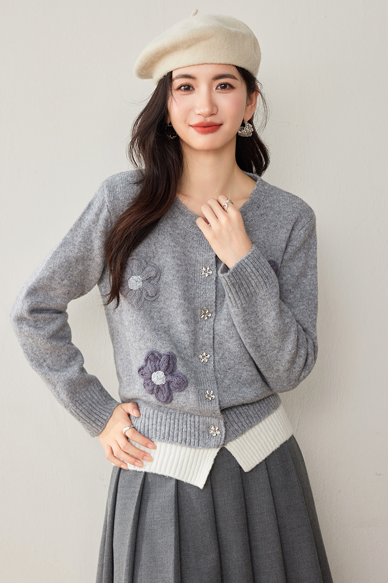 Gray autumn and winter sweater flowers cardigan for women