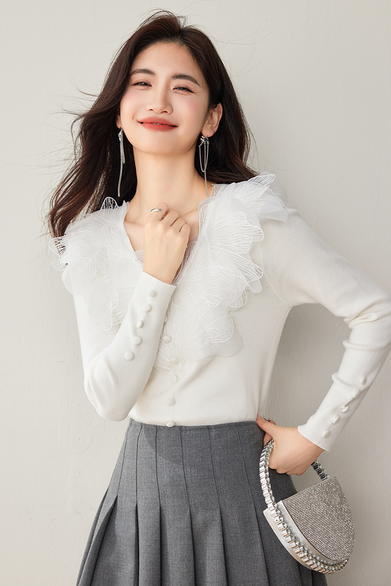 Pinched waist lace sweater bottoming tops for women