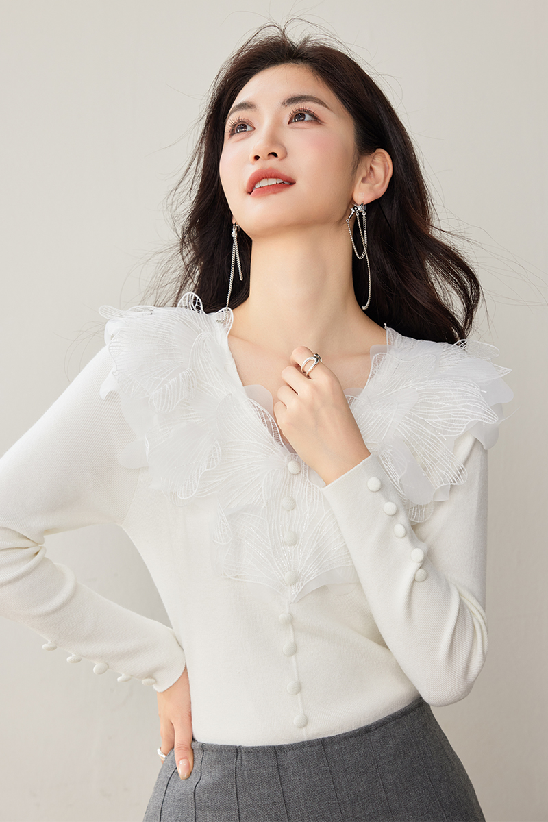 Pinched waist lace sweater bottoming tops for women