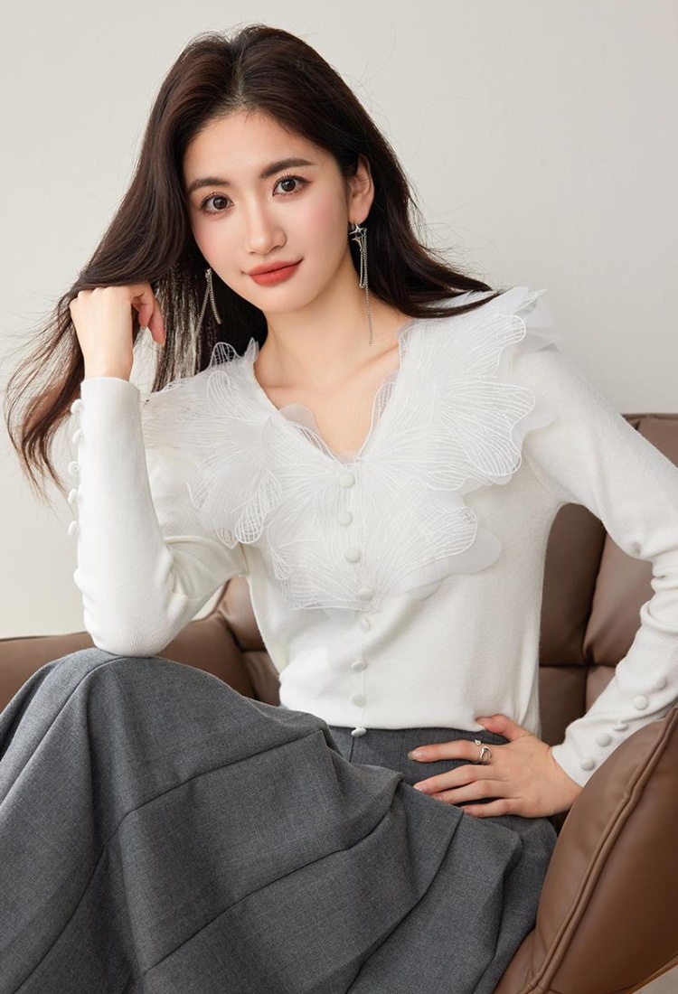 Pinched waist lace sweater bottoming tops for women