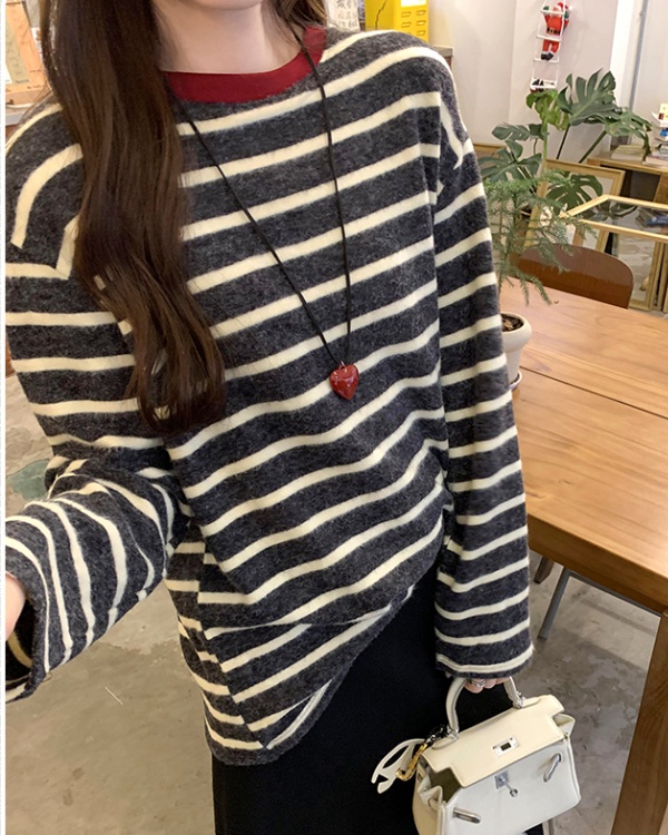 Long sleeve tops wears outside T-shirt for women