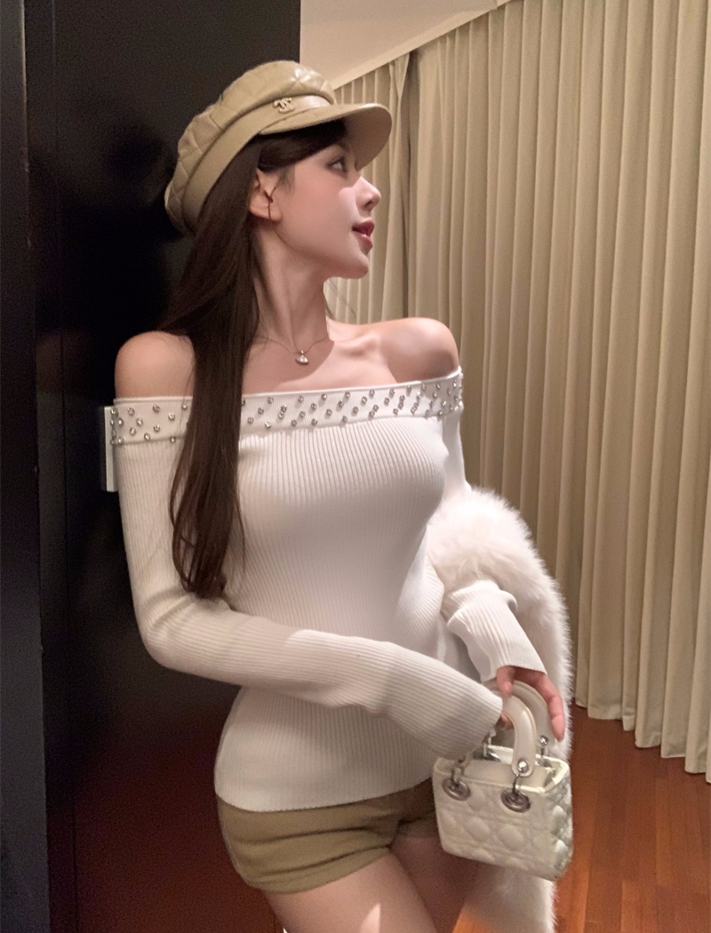 Short flat shoulder tops long sleeve white sweater for women