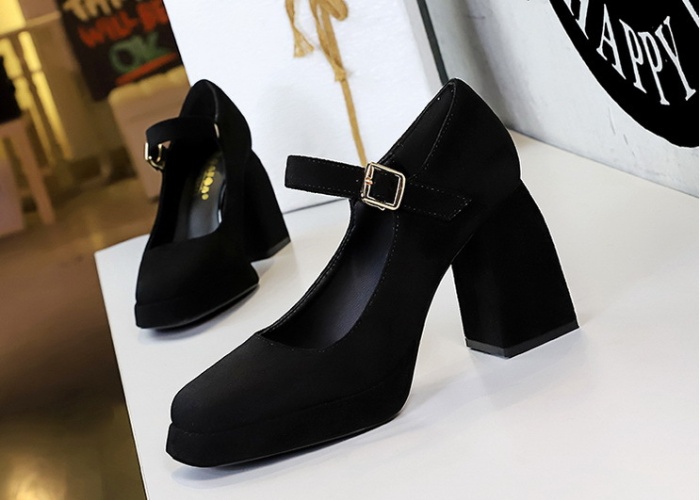 Thick broadcloth platform square head low shoes