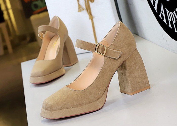 Thick broadcloth platform square head low shoes