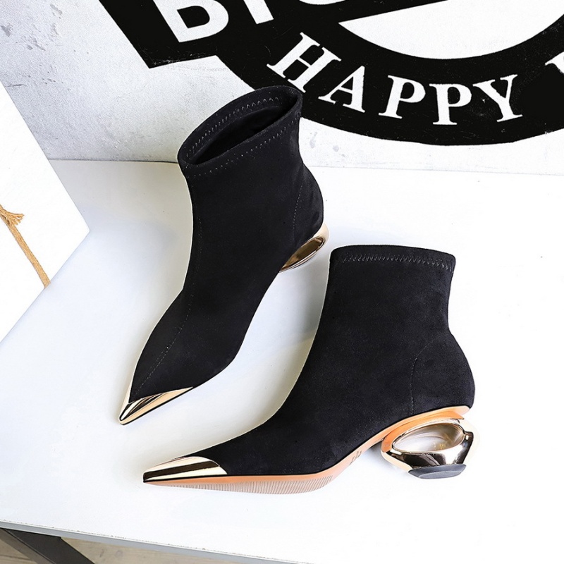 Pointed middle-heel women's boots broadcloth short boots