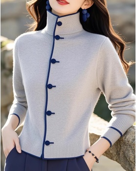 Light luxury unique winter fashion gray sweater