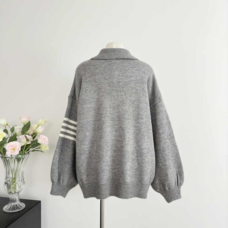 Pullover college style large yard loose sweater for women