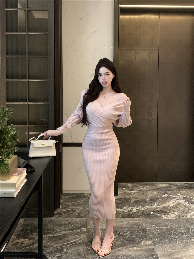 Slim pinched waist dress knitted V-neck long dress