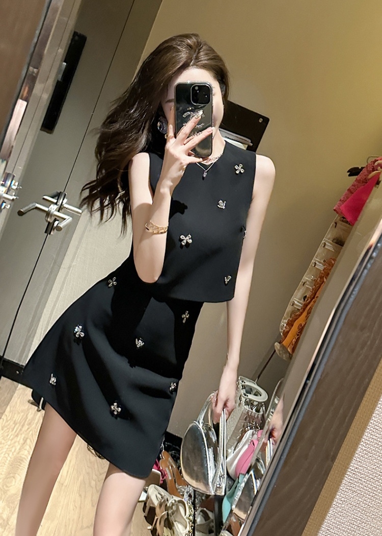 Short rhinestone tops chanelstyle skirt 2pcs set