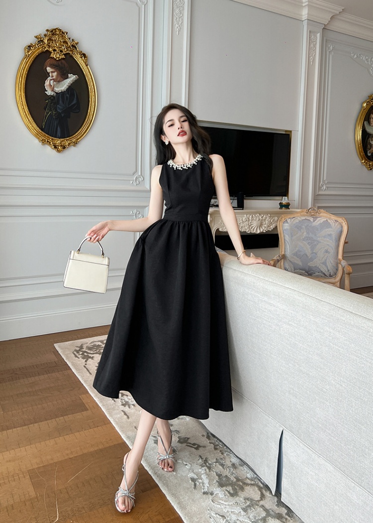 Long sleeveless black big skirt dress for women