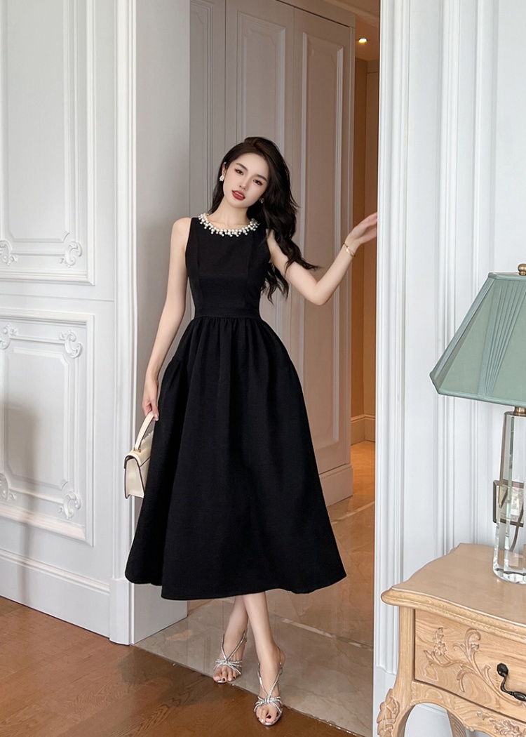 Long sleeveless black big skirt dress for women