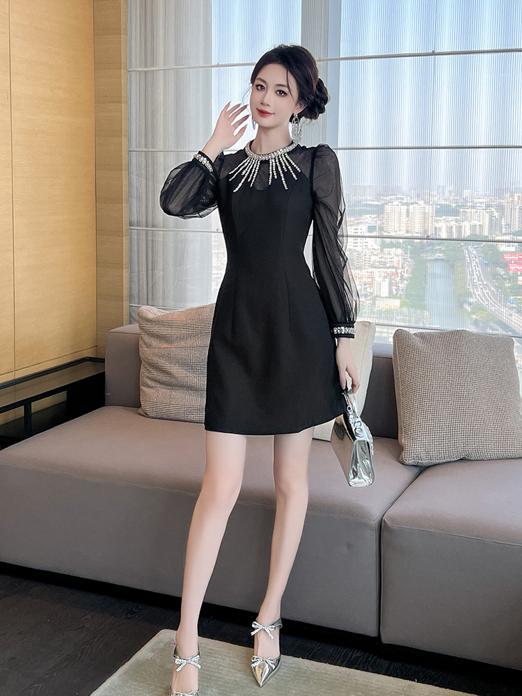 Temperament puff sleeve round neck ladies autumn and winter dress