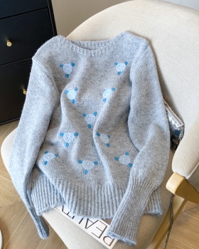 Slim stereoscopic autumn and winter sweater for women