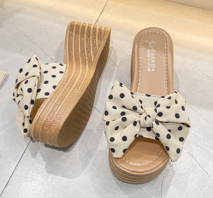 Polka dot simple thick crust slippers for women