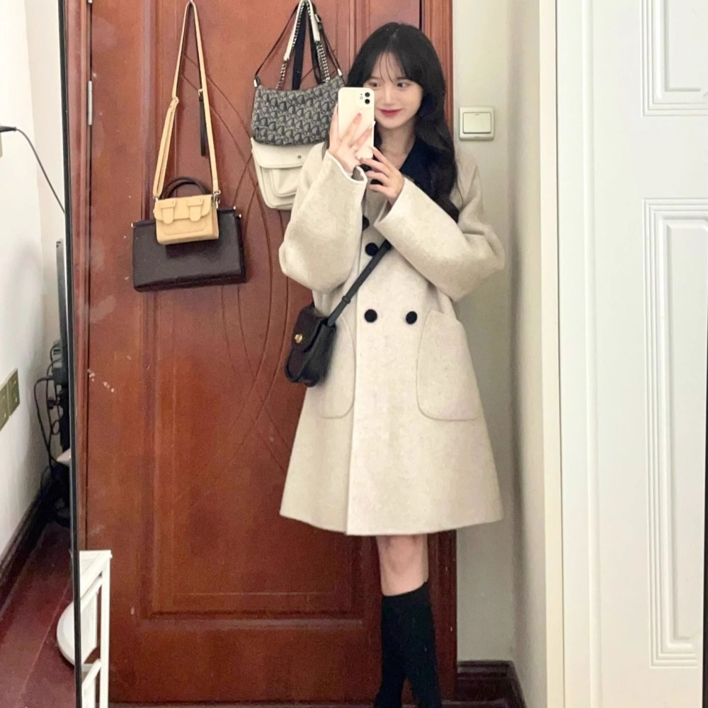 Hepburn style woolen coat overcoat for women