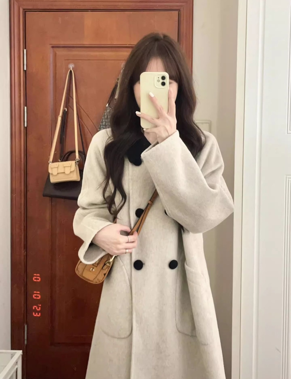 Hepburn style woolen coat overcoat for women