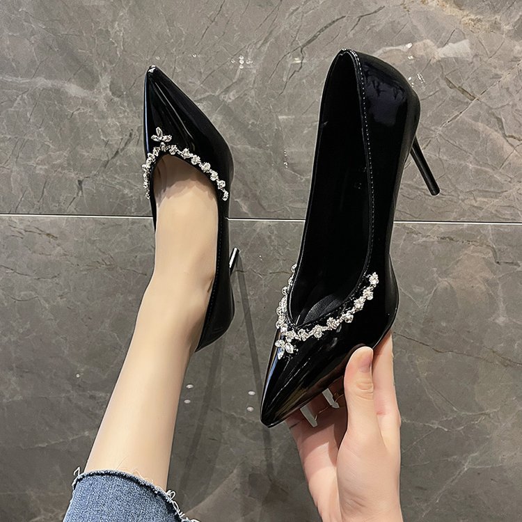 Fine-root lady high-heeled shoes patent leather shoes