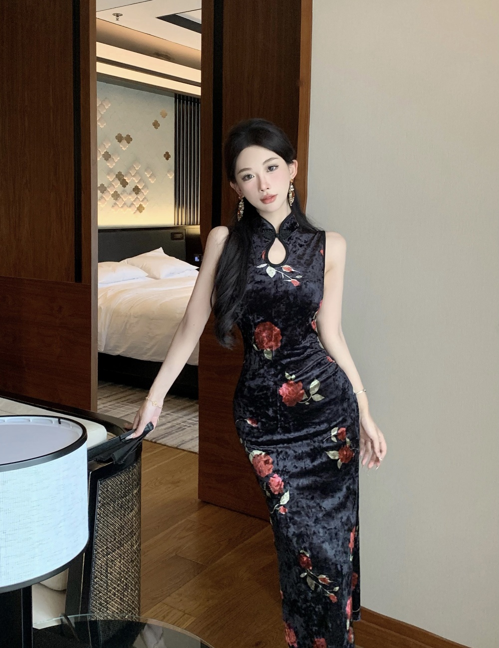 Chinese style long dress sleeveless slim cheongsam