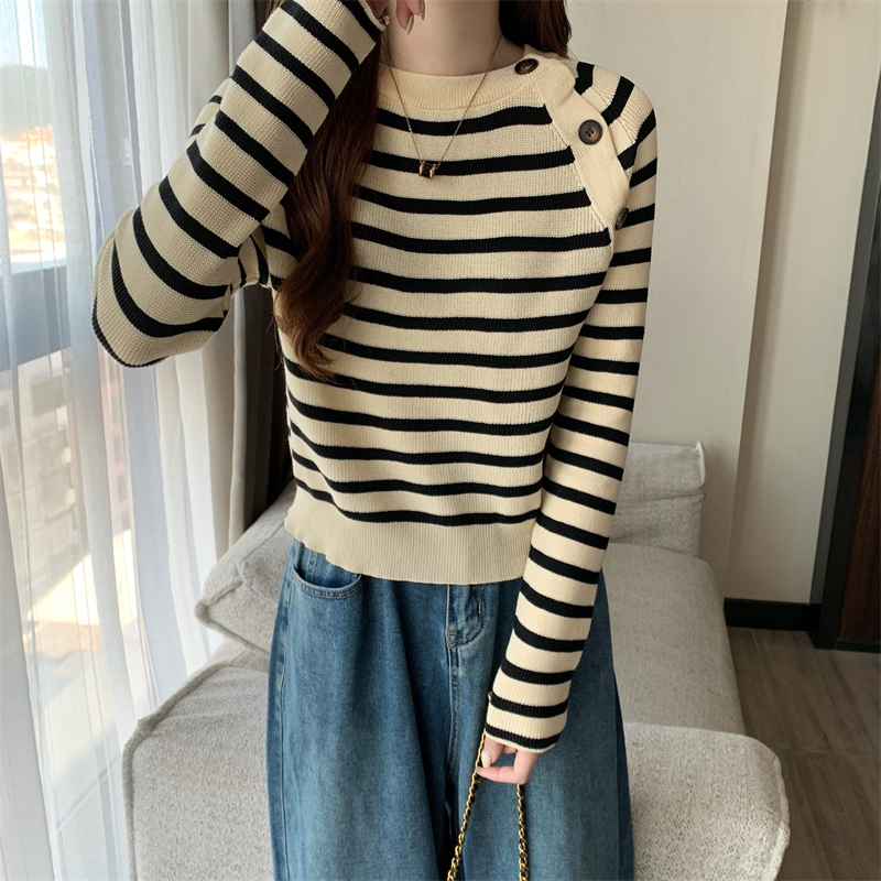 Simple buckle niche tops pullover knitted lazy sweater