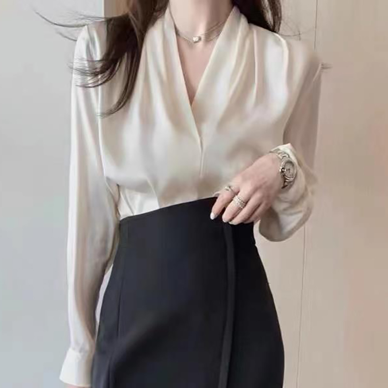 Commuting niche shirt V-neck satin tops for women