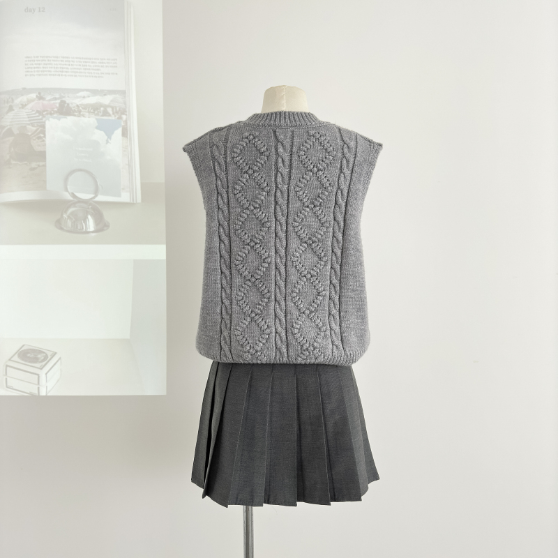 Knitted autumn vest short round neck waistcoat