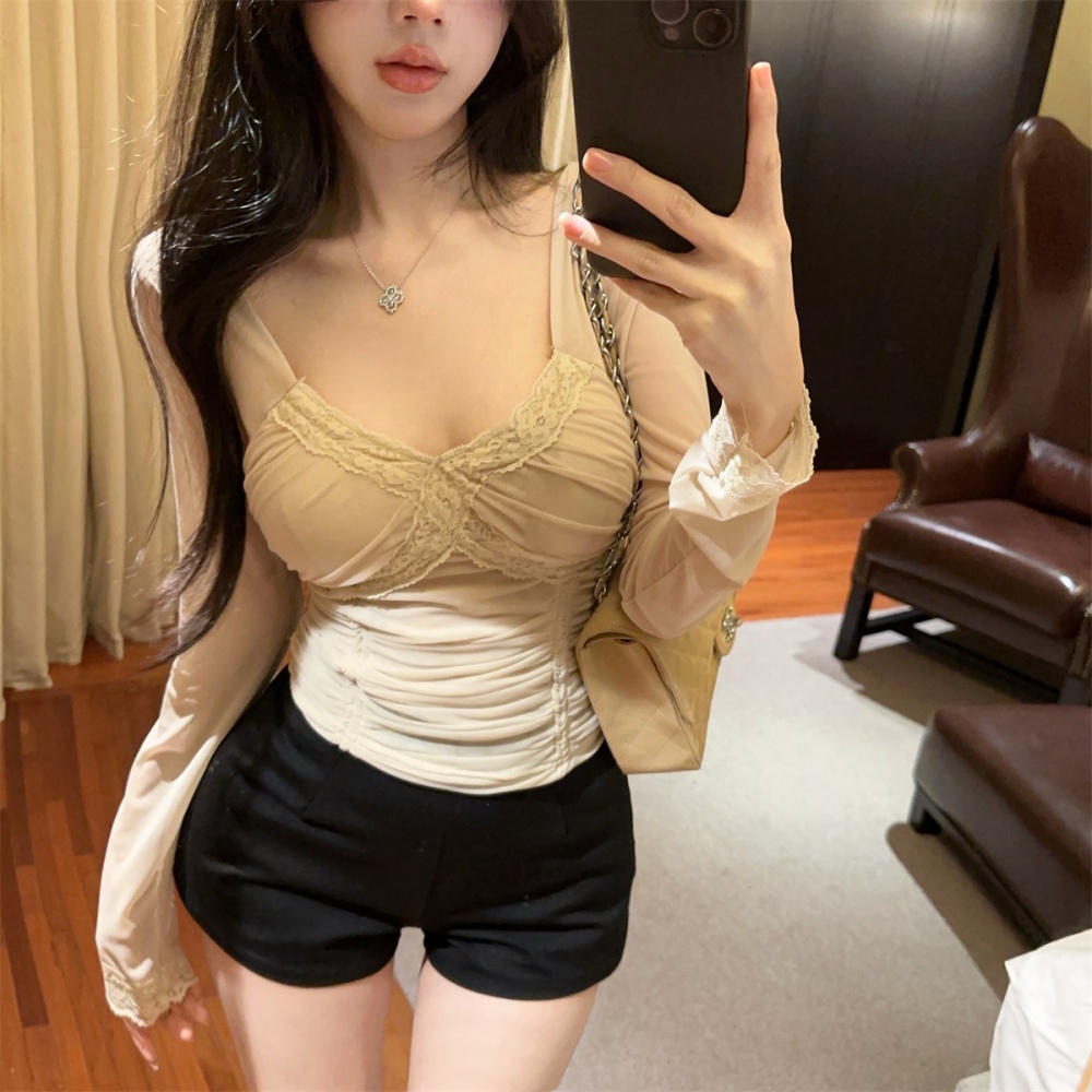 Low-cut lace tops gauze enticement bottoming shirt