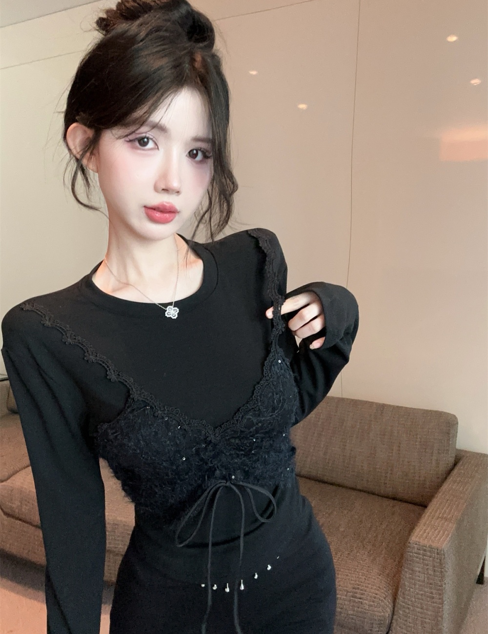 Lace sweet sling Pseudo-two sueding bottoming shirt