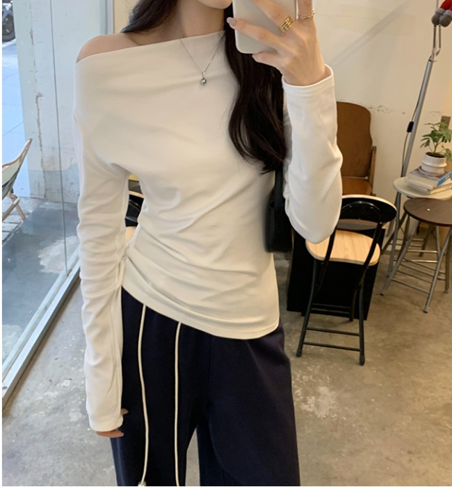 Slim white tops sloping shoulder bottoming shirt