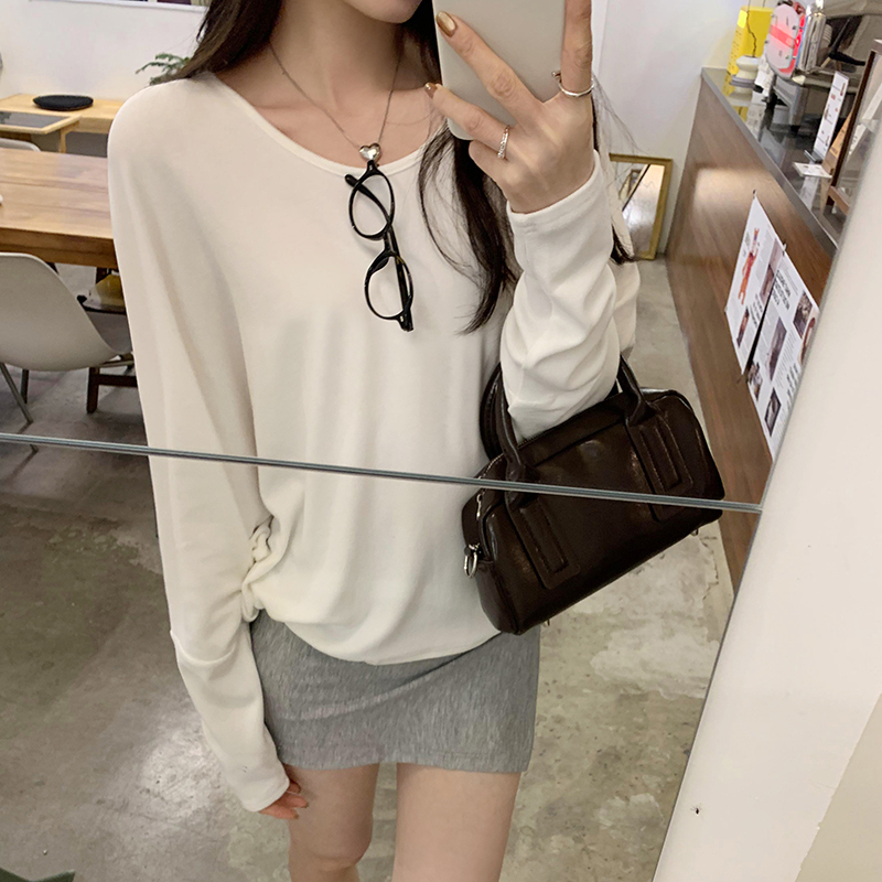 Loose T-shirt autumn and winter bottoming shirt for women