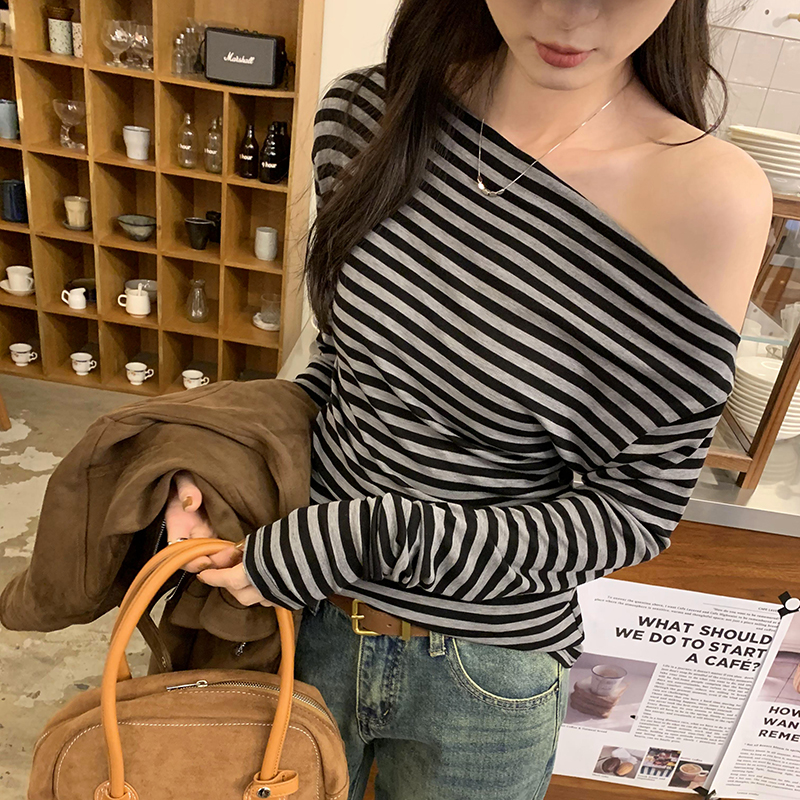 Sloping shoulder bottoming shirt T-shirt for women