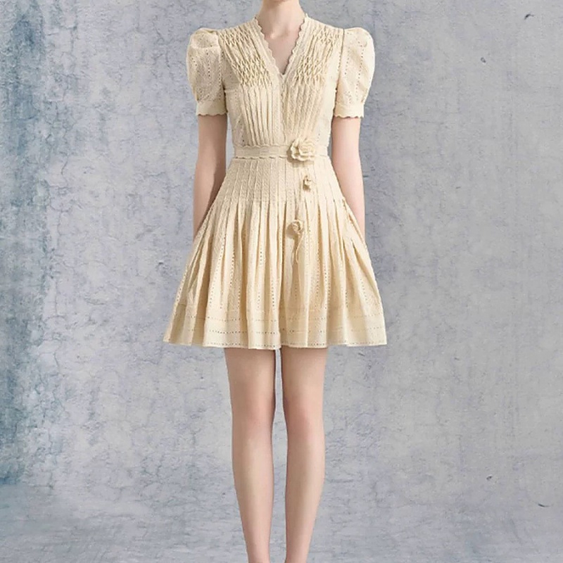 A-line flowers crimp V-neck pinched waist bud sleeve dress