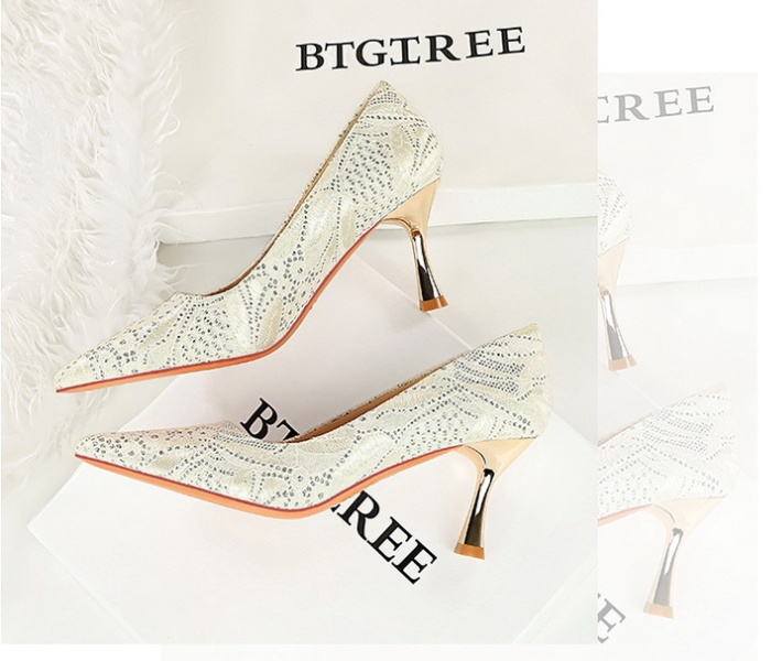 Lace middle-heel pointed Korean style tender shoes for women