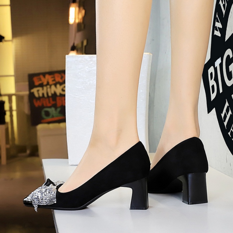 Sequins middle-heel square head low shoes for women