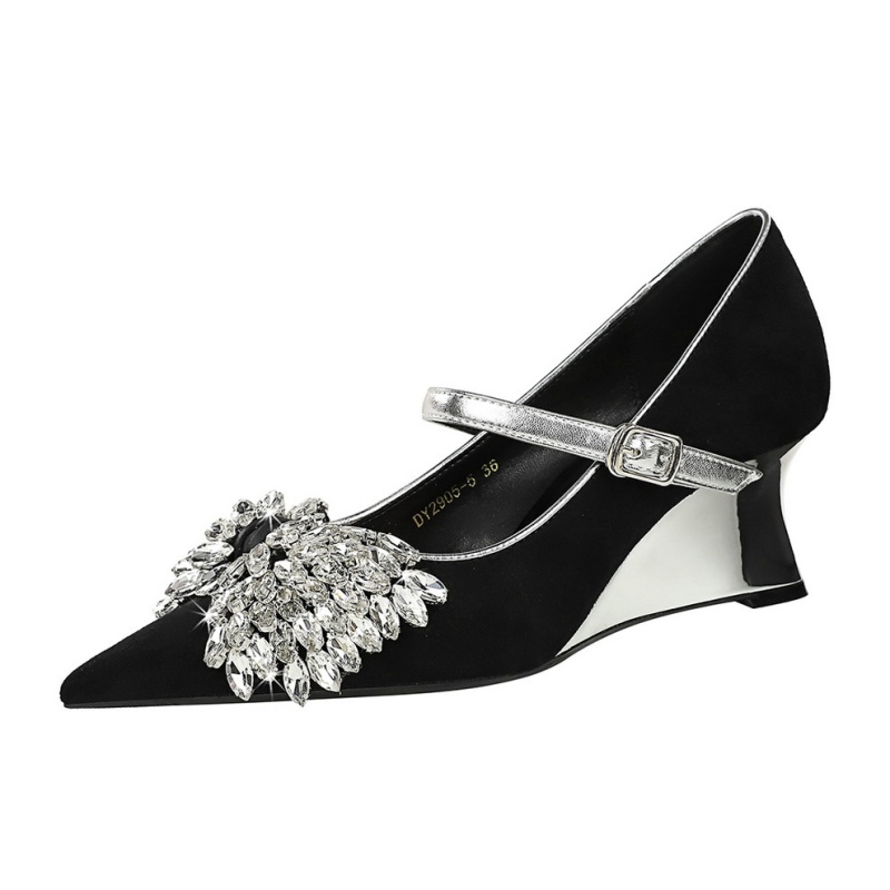 Pointed light luxury rhinestone bow decoration shoes