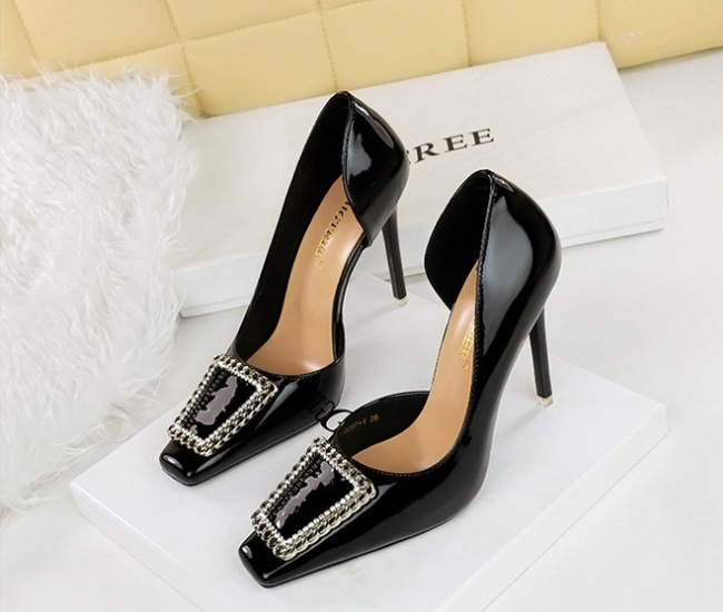 Low metal shoes hollow high-heeled shoes