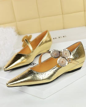 Low metal retro slipsole shoes