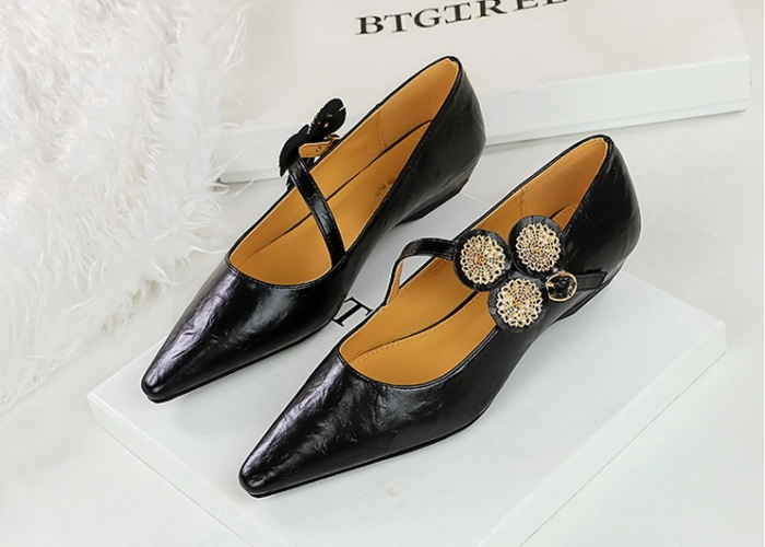 Low metal retro slipsole shoes