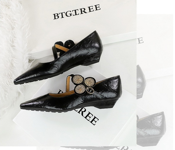 Low metal retro slipsole shoes