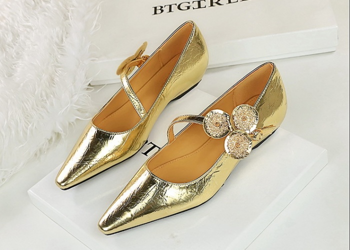 Low metal retro slipsole shoes