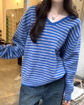 Unique mixed colors sweater V-neck bottoming shirt