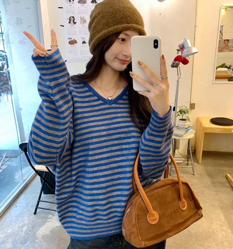 Unique mixed colors sweater V-neck bottoming shirt