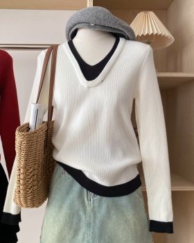 Pseudo-two temperament slim mixed colors sweater