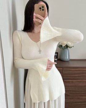 V-neck irregular spring trumpet sleeves Korean style sweater