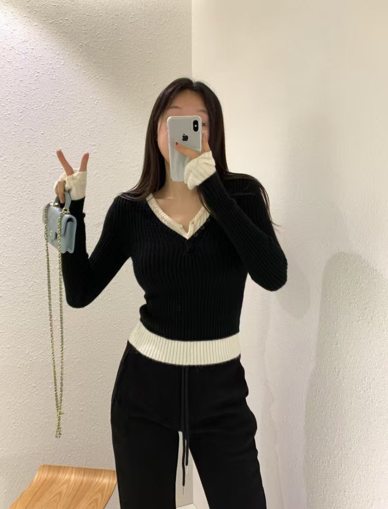 Slim Korean style temperament Pseudo-two V-neck sweater