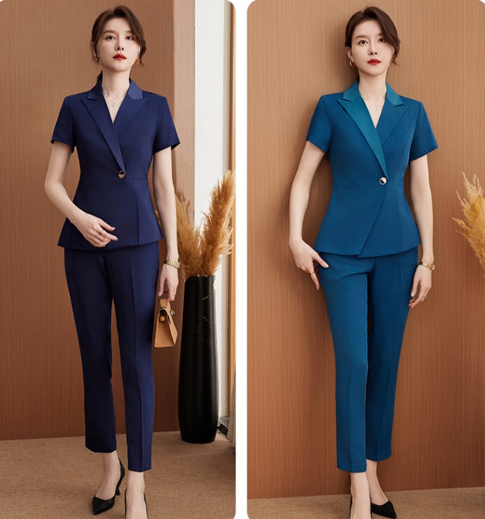 Business suit a set for women