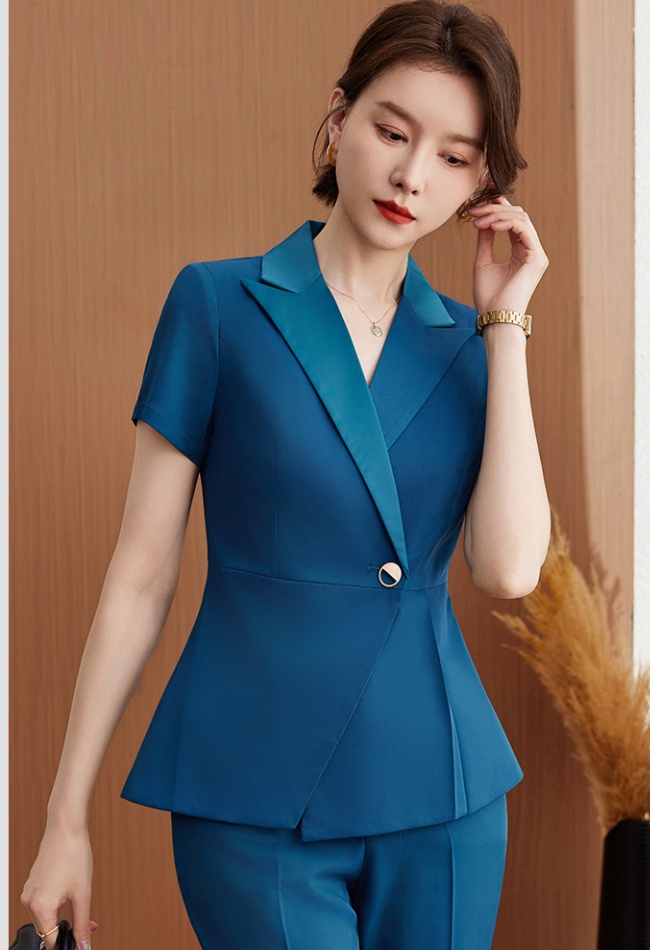 Business suit a set for women