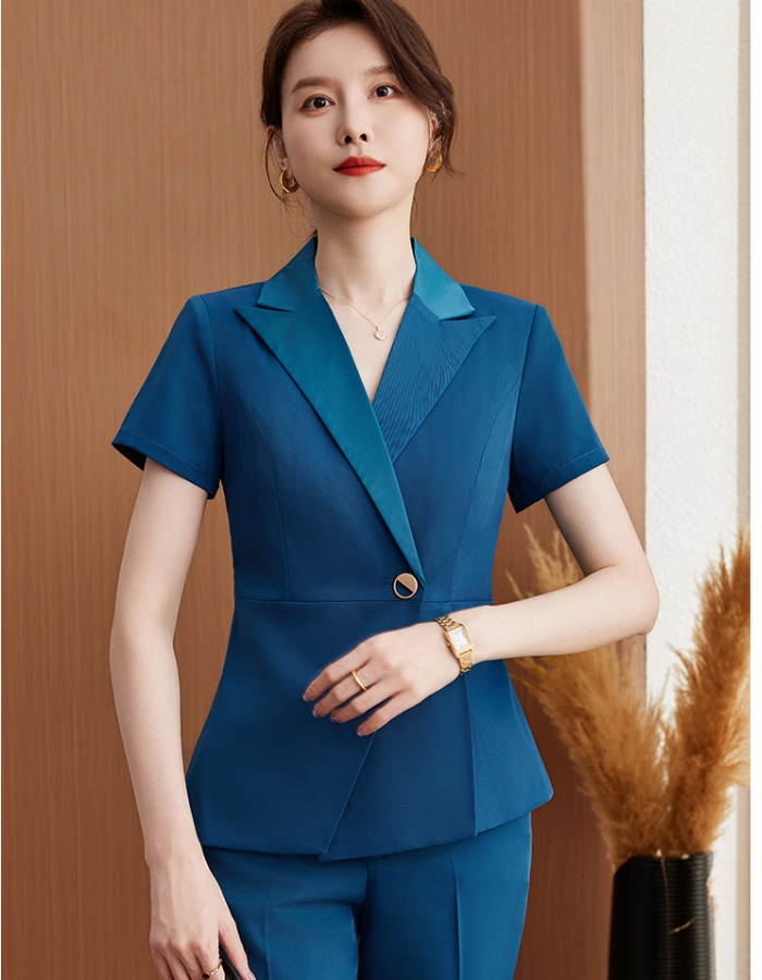 Business suit a set for women