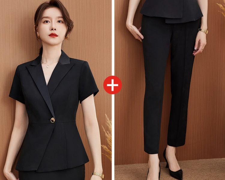 Business suit a set for women