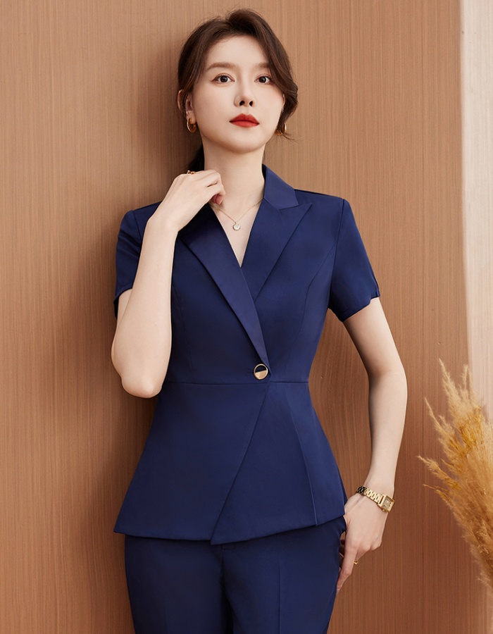 Business suit a set for women