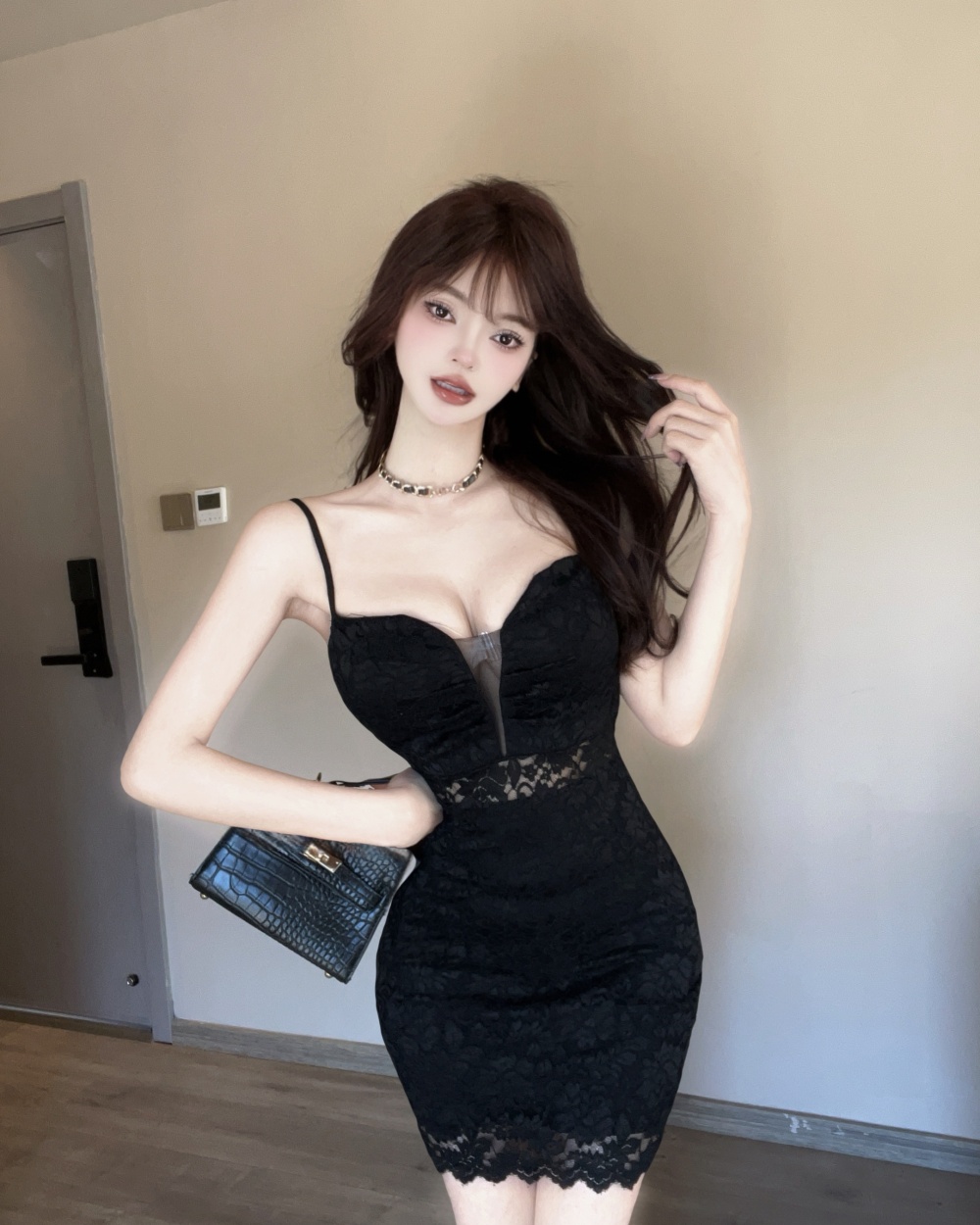 Bottoming sling low-cut hollow package hip sexy dress